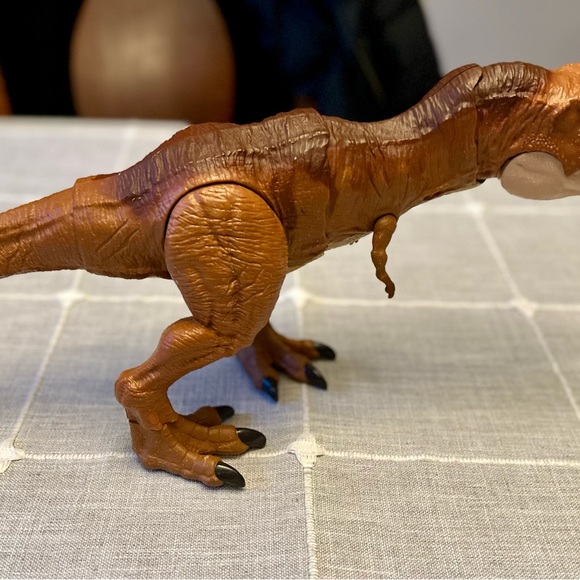 Jurassic World Legacy Collection T-Rex 18” tall Electronic Fully Working - Picture 9 of 9